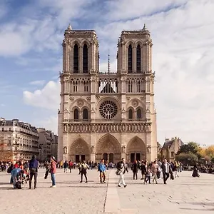 Appartement Grand & Bel Apartement Pres De Notre Dame Et La Seine, Paris